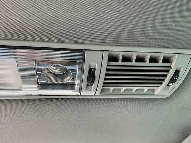 Volkswagen transporter t5 2.5 tdi multivan bedrijfswagen - afbeelding 31 van  37