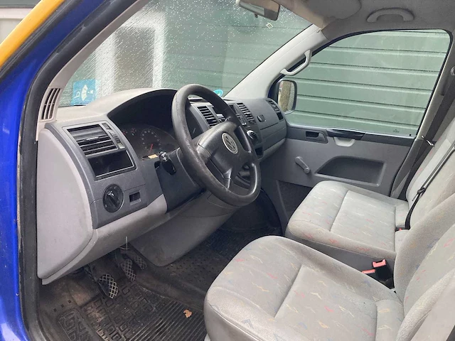 Volkswagen transporter t5 youngtimer bedrijfswagen - afbeelding 2 van  11