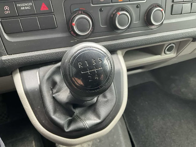 Volkswagen transporter t6 2.0 tdi l2 bedrijfswagen - afbeelding 11 van  24