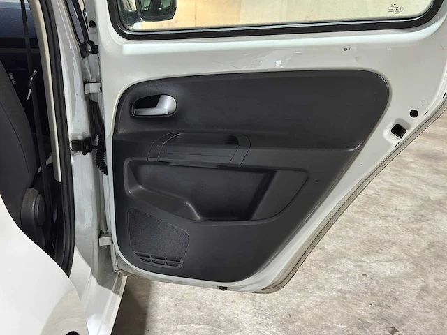 Volkswagen up! 1.0 2020, h-628-rz - afbeelding 32 van  48