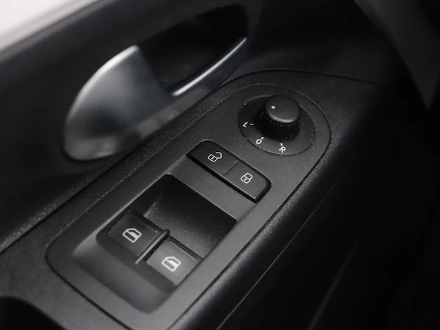 Volkswagen up! 1.0 bmt high up! automaat | h-441-xk - afbeelding 16 van  23
