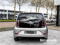 Volkswagen up 1.0 bmt move up 2019 led getint glas elektrische ramen bluetooth metallic afwijkende dakkleur - afbeelding 19 van  24