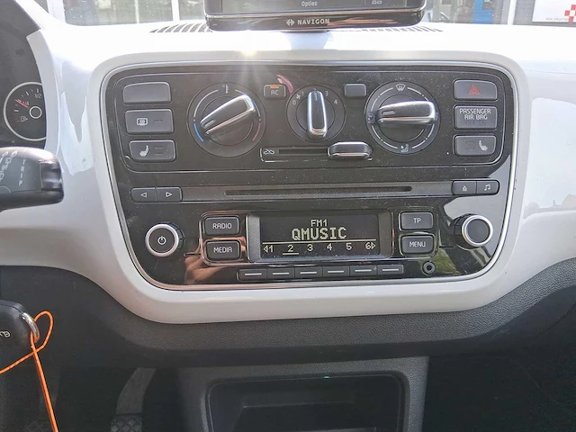 Volkswagen up! 1.0 high up! car 2012 | zj-913-l - afbeelding 10 van  28
