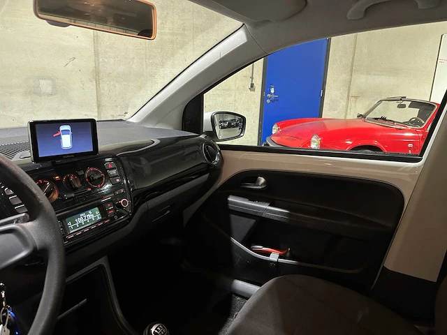 Volkswagen up! 1.0 move up! bluemotion 60pk 2013, 2-szr-70 - afbeelding 9 van  36
