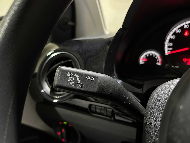 Volkswagen up! 1.0 move up! bluemotion 60pk 2013, 2-szr-70 - afbeelding 11 van  36