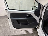 Volkswagen up! 1.0 move up! bluemotion 60pk 2013, 2-szr-70 - afbeelding 18 van  36