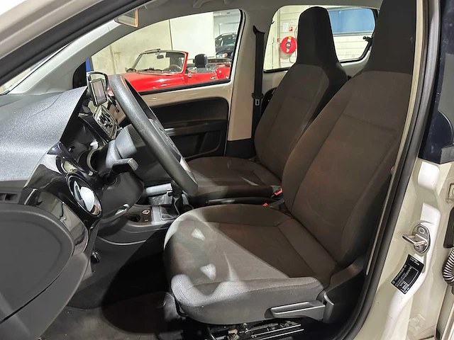 Volkswagen up! 1.0 move up! bluemotion 60pk 2013, 2-szr-70 - afbeelding 19 van  36