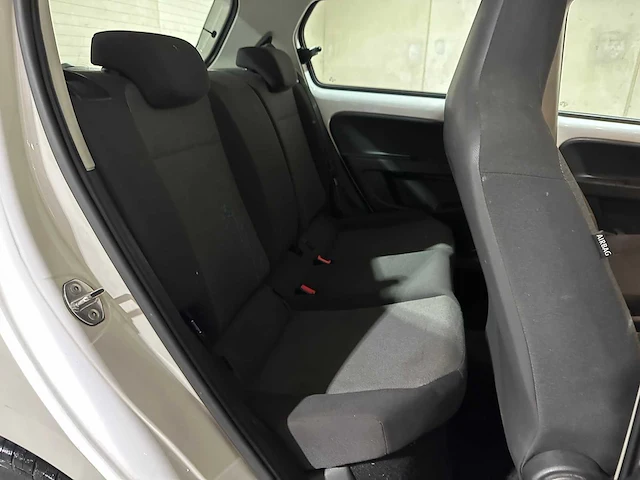 Volkswagen up! 1.0 move up! bluemotion 60pk 2013, 2-szr-70 - afbeelding 24 van  36