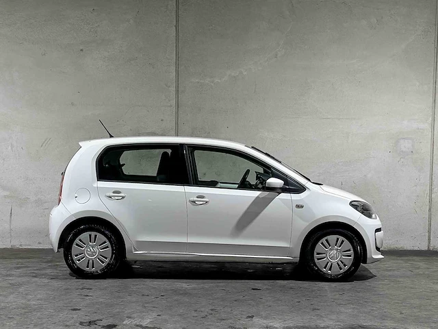 Volkswagen up! 1.0 move up! bluemotion 60pk 2013, 2-szr-70 - afbeelding 34 van  36
