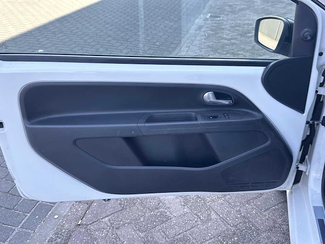 Volkswagen up! 1.0 up! edition bluemotion car 2014 | gzz-37-b i - afbeelding 5 van  26