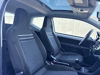 Volkswagen up! 1.0 up! edition bluemotion car 2014 | gzz-37-b i - afbeelding 18 van  26