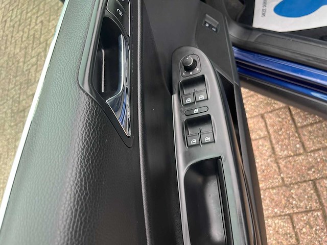 Volkswagenpassat variant 2.0 fsi highline airco cruise navi leder, 01-xl-hp - afbeelding 19 van  29