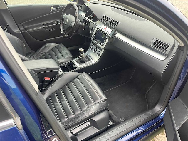 Volkswagenpassat variant 2.0 fsi highline airco cruise navi leder, 01-xl-hp - afbeelding 21 van  29