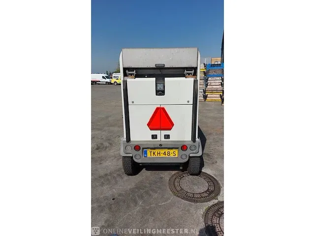 Volledig elektrische veegmachine glutton, zen 01, bouwjaar 2019 | 2566h. | tkh-48-s - afbeelding 2 van  58