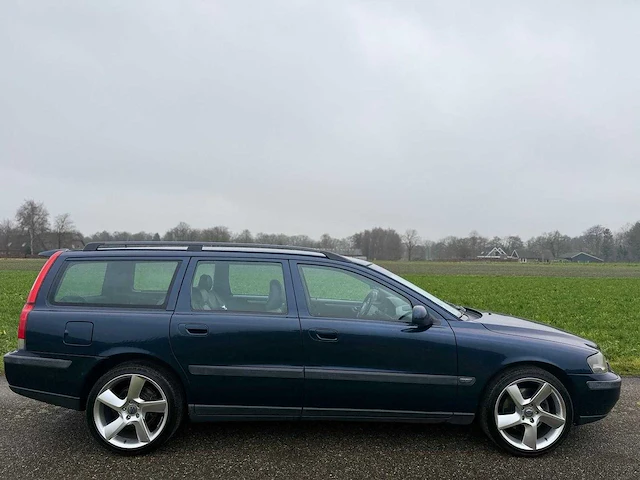Volvo - 2001 - v70 - 2.4 t comfort line - 46-tb-kh - afbeelding 3 van  9