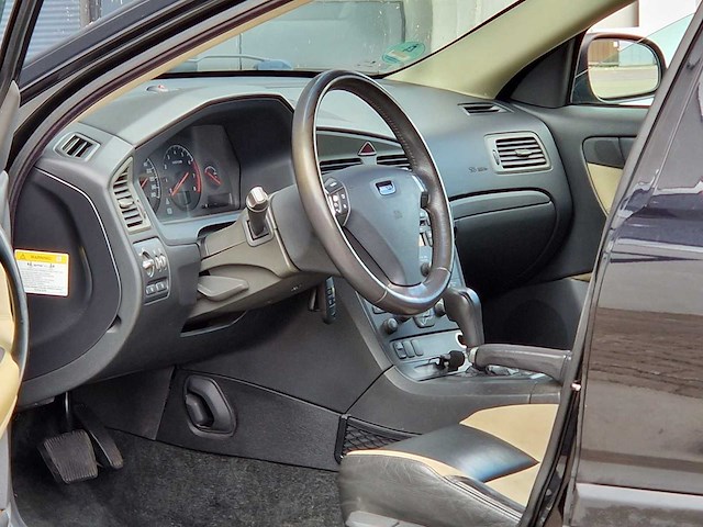 Volvo - 2002 - s60 - 2.4 t awd geartronic - 44-jn-kr - afbeelding 2 van  22