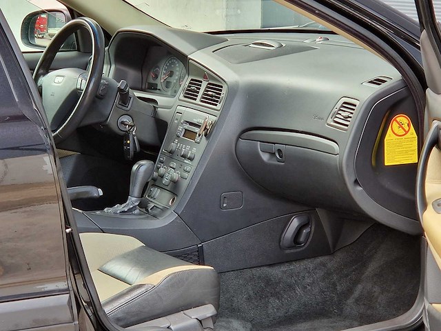 Volvo - 2002 - s60 - 2.4 t awd geartronic - 44-jn-kr - afbeelding 9 van  22