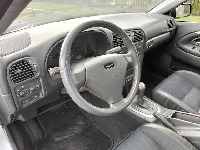 Volvo - 2002 - v40 - 1.8 europa - 15-jz-bg - afbeelding 3 van  16