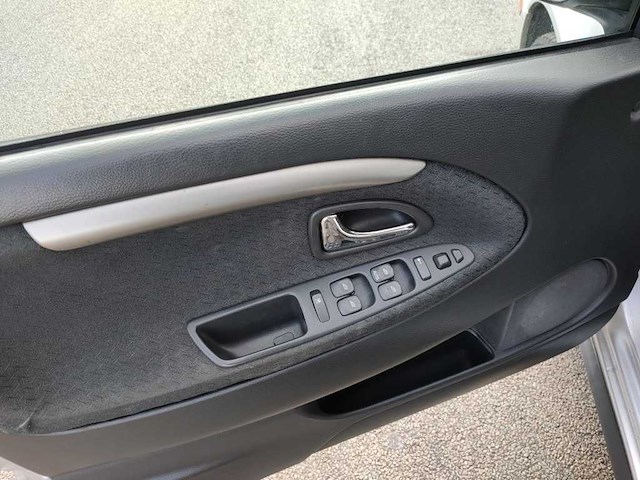 Volvo - 2002 - v40 - 1.8 europa - 15-jz-bg - afbeelding 4 van  16