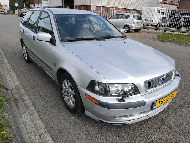 Volvo - 2002 - v40 - 1.8 europa - 15-jz-bg - afbeelding 9 van  16