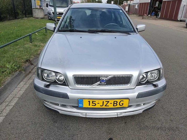Volvo - 2002 - v40 - 1.8 europa - 15-jz-bg - afbeelding 10 van  16