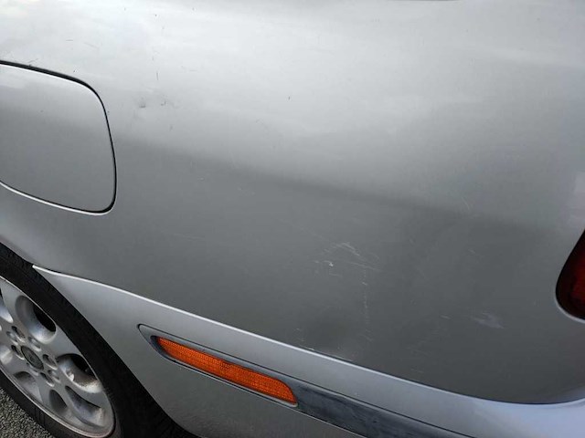 Volvo - 2002 - v40 - 1.8 europa - 15-jz-bg - afbeelding 14 van  16