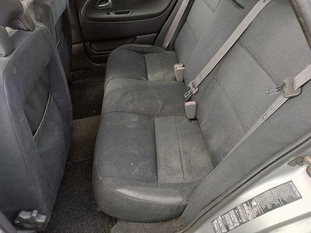 Volvo - 2002 - v40 - 1.8 europa - 15-jz-bg - afbeelding 15 van  16