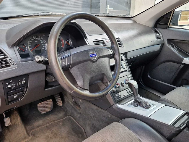 Volvo - 2004 - xc90 - 2.9 t6 elite - 7 pers - 96-np-nt - afbeelding 2 van  24