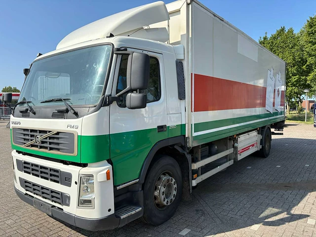 Volvo - 2005 - fm 9 cooling 260 - vrachtwagen - afbeelding 1 van  12