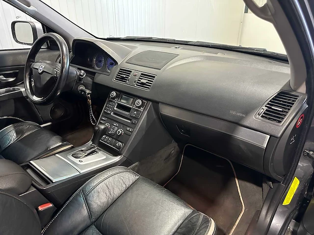 Volvo - 2008 - xc90 - 4.4 v8 sport awd 7 zitplaatsen engels kenteken - afbeelding 3 van  23