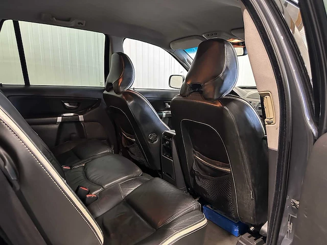 Volvo - 2008 - xc90 - 4.4 v8 sport awd 7 zitplaatsen engels kenteken - afbeelding 4 van  23