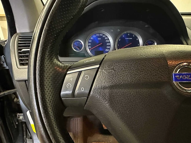 Volvo - 2008 - xc90 - 4.4 v8 sport awd 7 zitplaatsen engels kenteken - afbeelding 6 van  23