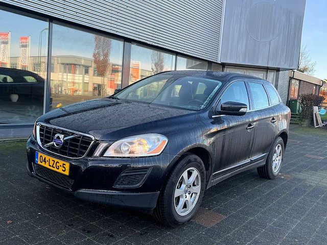 Volvo - 2010 - xc60 - 2.0t momentum - 04-lzg-5 - afbeelding 1 van  15