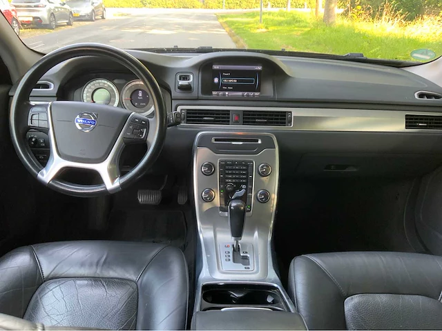 Volvo - 2012 - v70 - 1.6 t4 lim. edition - personenauto - afbeelding 18 van  45