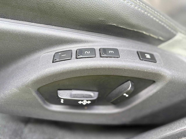 Volvo - 2013 - v60 - 2.4 d6 awd pl.i sum. - 7-szh-17 - afbeelding 4 van  15