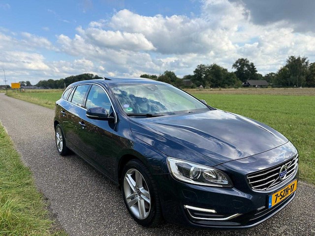 Volvo - 2013 - v60 - 2.4 d6 awd pl.i sum. - 7-szh-17 - afbeelding 9 van  15