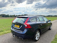 Volvo - 2013 - v60 - 2.4 d6 awd pl.i sum. - 7-szh-17 - afbeelding 11 van  15