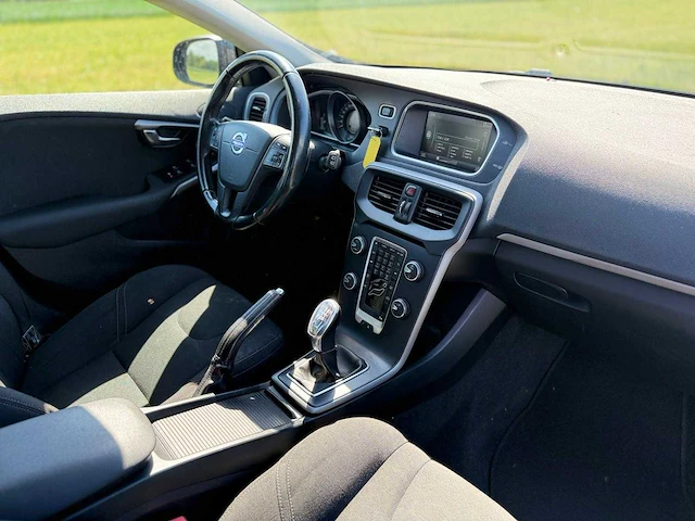 Volvo - 2014 - v40 - 1.6 d2 momentum - gl-520-n - afbeelding 12 van  12