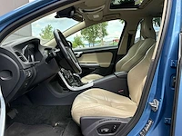 Volvo - 2014 - v60 - 2.4 d6 awd pl.i sum. - 1-tgl-58 - afbeelding 2 van  23