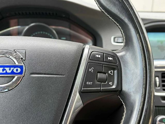 Volvo - 2014 - v60 - 2.4 d6 awd pl.i sum. - 1-tgl-58 - afbeelding 5 van  23