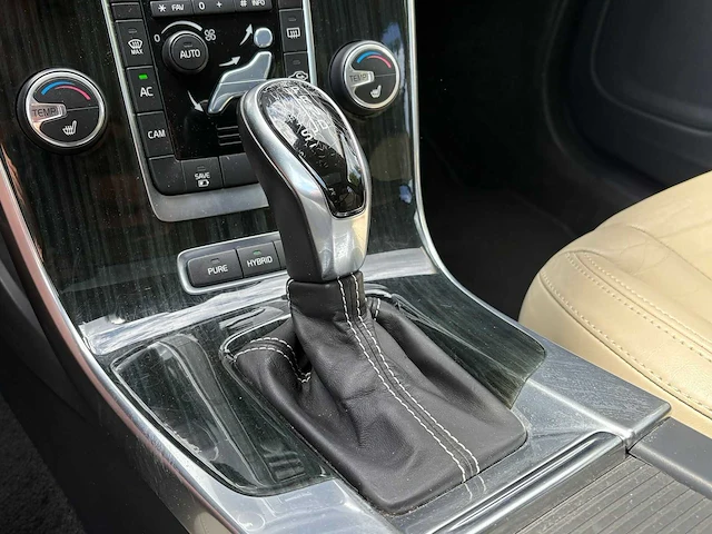 Volvo - 2014 - v60 - 2.4 d6 awd pl.i sum. - 1-tgl-58 - afbeelding 9 van  23