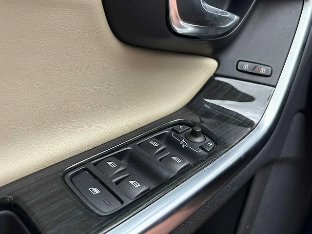 Volvo - 2014 - v60 - 2.4 d6 awd pl.i sum. - 1-tgl-58 - afbeelding 13 van  23