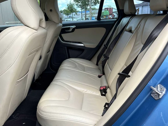 Volvo - 2014 - v60 - 2.4 d6 awd pl.i sum. - 1-tgl-58 - afbeelding 15 van  23