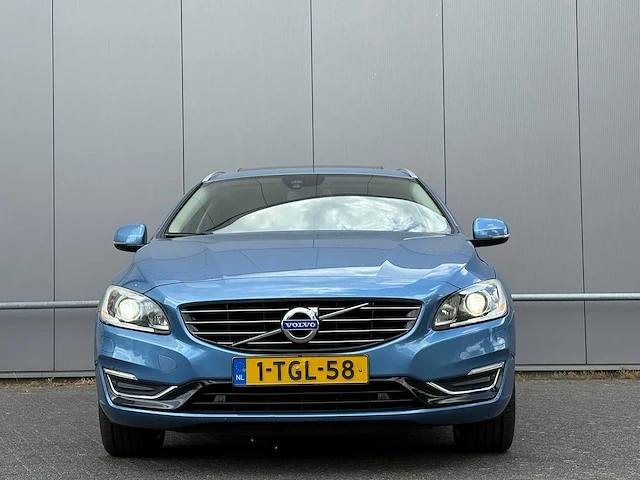 Volvo - 2014 - v60 - 2.4 d6 awd pl.i sum. - 1-tgl-58 - afbeelding 12 van  23
