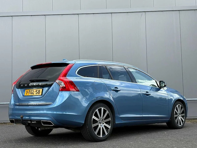 Volvo - 2014 - v60 - 2.4 d6 awd pl.i sum. - 1-tgl-58 - afbeelding 19 van  23