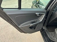 Volvo - 2015 - v60 - d4 r-line - personenauto - afbeelding 17 van  50