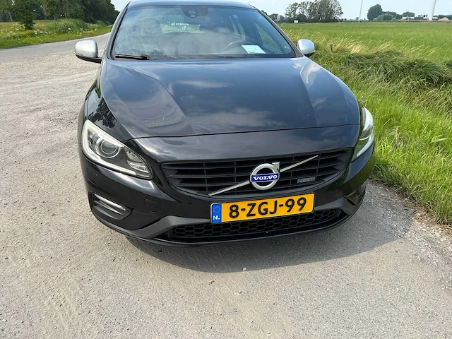 Volvo - 2015 - v60 - d4 r-line - personenauto - afbeelding 25 van  50