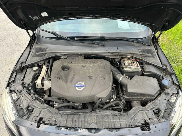 Volvo - 2015 - v60 - d4 r-line - personenauto - afbeelding 33 van  50