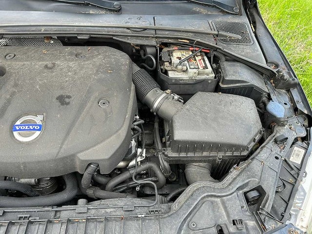 Volvo - 2015 - v60 - d4 r-line - personenauto - afbeelding 36 van  50