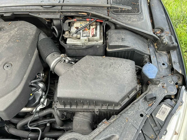 Volvo - 2015 - v60 - d4 r-line - personenauto - afbeelding 37 van  50